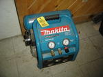 Makita 2.5hp air compressor Auction Photo
