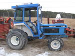 New Holland Model 2120 MFWD tractor Auction Photo