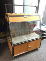 GLASS FRONT 2-SIDED DISPLAY Auction Photo