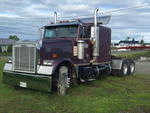 2000 Freightliner FL112 Road Tractor Auction Photo