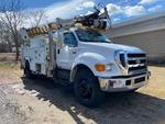 2007 F750 SERVICE BODY TRUCK W/TEREX DIGGER Auction Photo