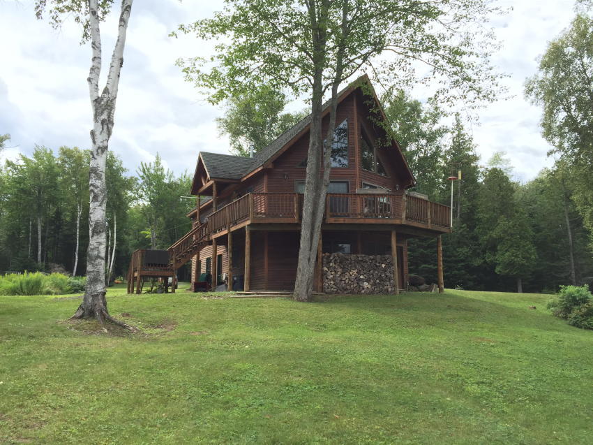 4BR Waterfront Chalet - Rangeley Area Auction