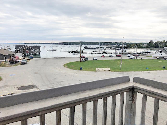 7,004+/-SF Coml/Restaurant Bldg Deck & Harbor Views  Auction
