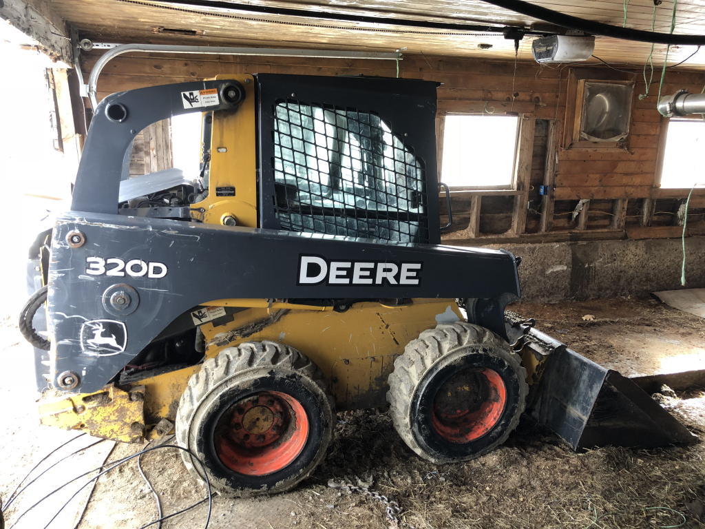 TIMED ONLINE AUCTION TRACTORS - SKID STEER - (LIKE NEW) IMPLEMENTS Auction