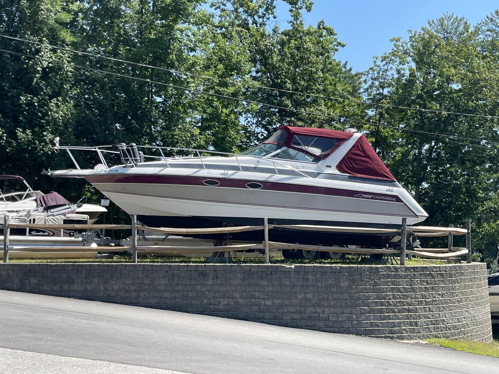 PUBLIC TIMED ONLINE AUCTION 1990 CHAPARRAL 300 SIGNATURE CABIN CRUISER Auction