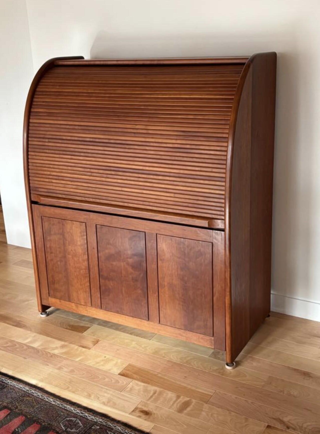 PUBLIC TIMED ONLINE AUCTION THOS. MOSER PROTOTYPE ROLL-TOP DESK Auction