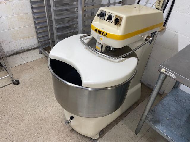 PUBLIC TIMED ONLINE AUCTION ~ BAKERY, DELI EQUIPMENT, REFRIGERATION, DISPLAY CASES, BAKEWARE Auction