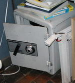 Cash Safe Auction Photo