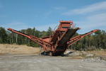 2004 Extec S5 Crawler Mounted Screen Plant Auction Photo