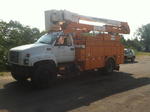 2000 GMC C7500 bucket truck Auction Photo