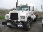 1987 Mack RD686S 9 yd Mixer Truck