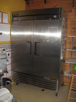 2006 True 2-dr refrigerator,T49 Auction Photo
