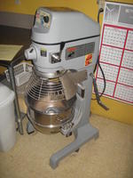 Globe Model SP30 30-quart planetary mixer Auction Photo