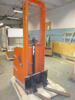 PRESTO LIFT, 1000 LBS CAPACITY, MDL#C62, S/N: 0684 18 IN FOR Auction Photo
