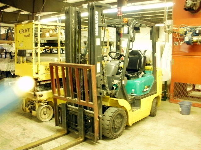 2004 Komatsu 5,000lb Forklift (2010 Photo) Auction Photo