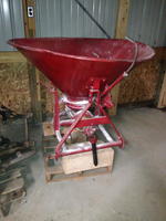 Lime Spreader Auction Photo