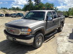 Lot 13 - 2001 GMC Sierra 2500HD 4x4 Auction Photo