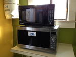 MICROWAVE OVENS Auction Photo