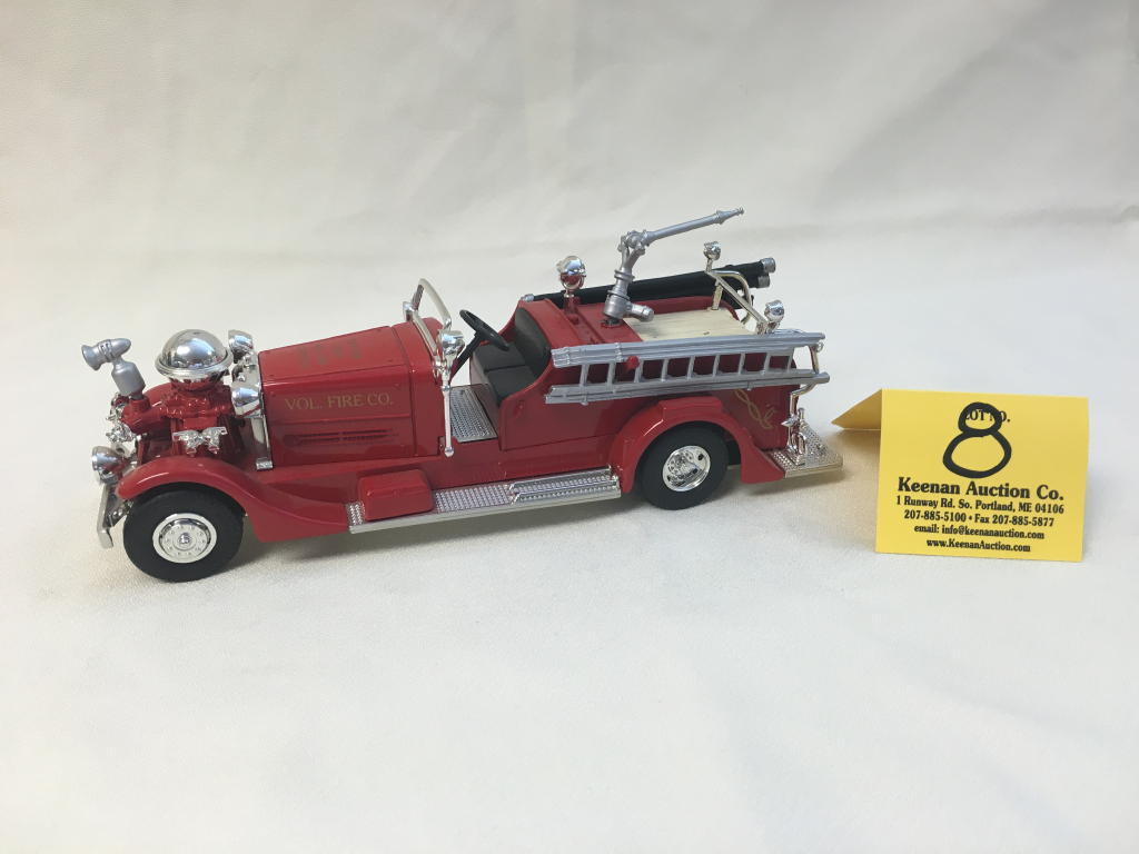 1948 LaFrance  Fire Truck Ertl Die Cast Bank Belvidere NJ made in 1993 