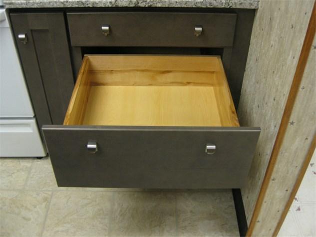 Auction 17 115 Homecrest Cabinetry Maple W Anchor Stain