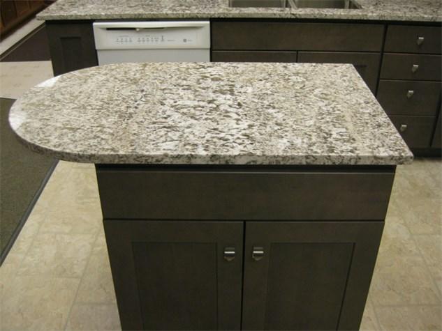 Auction 17 115 Homecrest Cabinetry Maple Granite Countertop