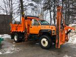 LOT 4 - 2002 GMC C8500 PLOW TRUCK Auction Photo