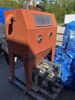 DRY BLAST CABINET Auction Photo