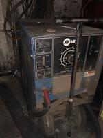 MILLER DIALARC 250 AMP WELDER Auction Photo