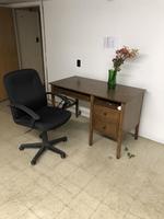 1 LOT: (2) WORK TABLES, FOLDING CHAIR, MID-BACK SWIVEL OFFIC Auction Photo