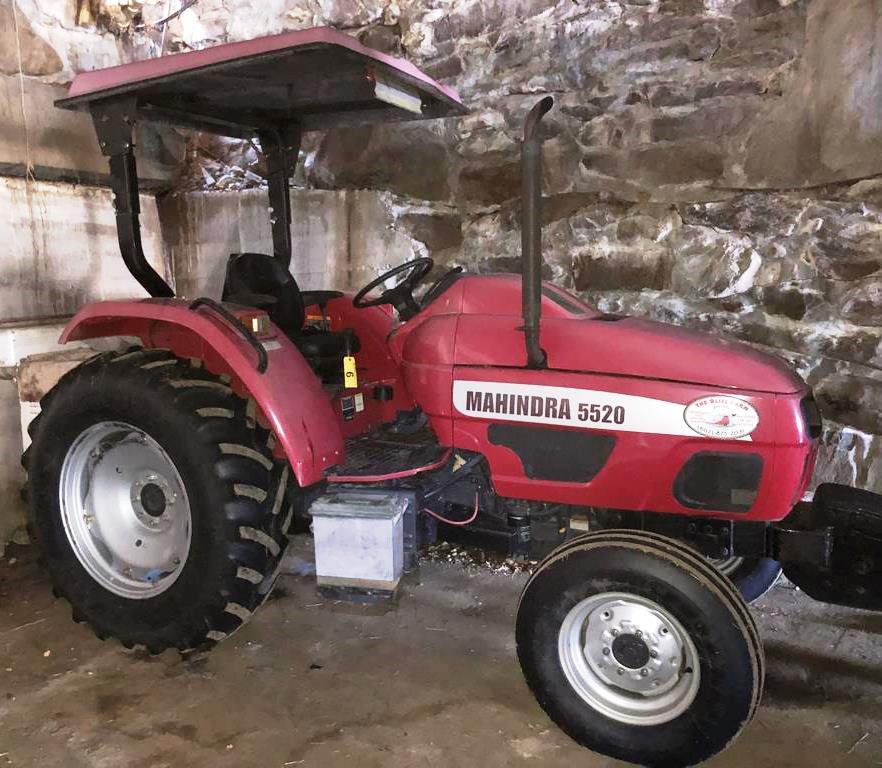 MAHINDRA 5520 2WD TRACTOR 706 HOURS! Auction Photo