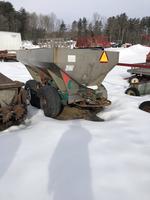 FERTILIZER SPREADER Auction Photo