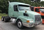 2001 VOLVO VNL T/A TRACTOR Auction Photo