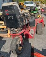 2004 EXMARK TURF RANGER ZERO-TURN MOWER Auction Photo