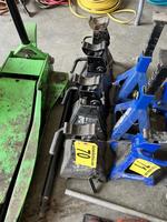 SET OF 3-TON JACK STANDS Auction Photo