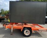 2002 VER-MAC TRAILER MOUNTED MESSAGE BOARD