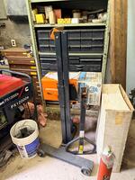 PUBLIC TIMED ONLINE AUCTION SHOP & AUTOMOTIVE REPAIR EQUIPMENT Auction Photo