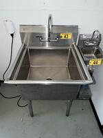 PUBLIC TIMED ONLINE AUCTION RESTAURANT & REFRIGERATION EQUIPMENT Auction Photo