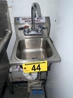 PUBLIC TIMED ONLINE AUCTION RESTAURANT & REFRIGERATION EQUIPMENT Auction Photo