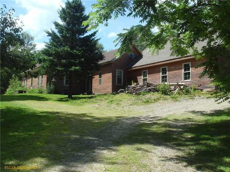 Cape Style Home - 105+/- Acres Auction