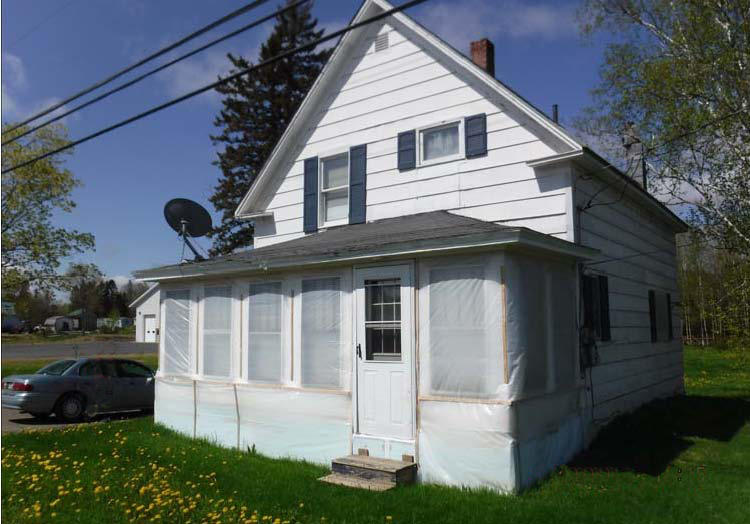 3BR Cape - Barn - .64+/- Acres Auction