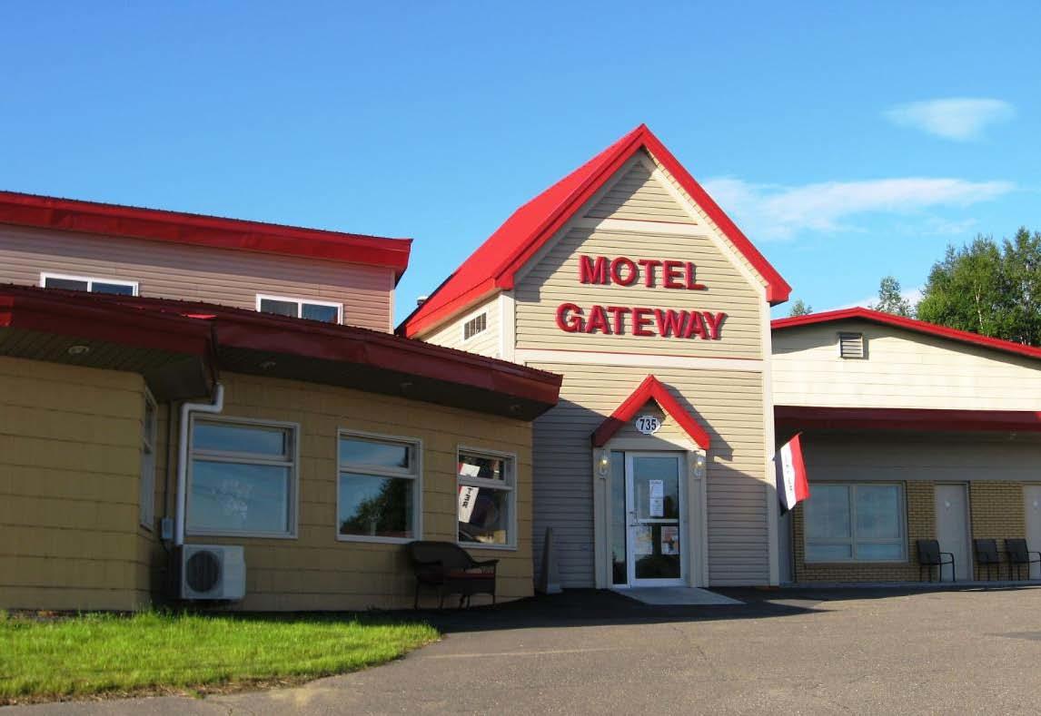 Gateway Motel & 4-Corners Restaurant/Lounge- 5.13+/- Acres Auction