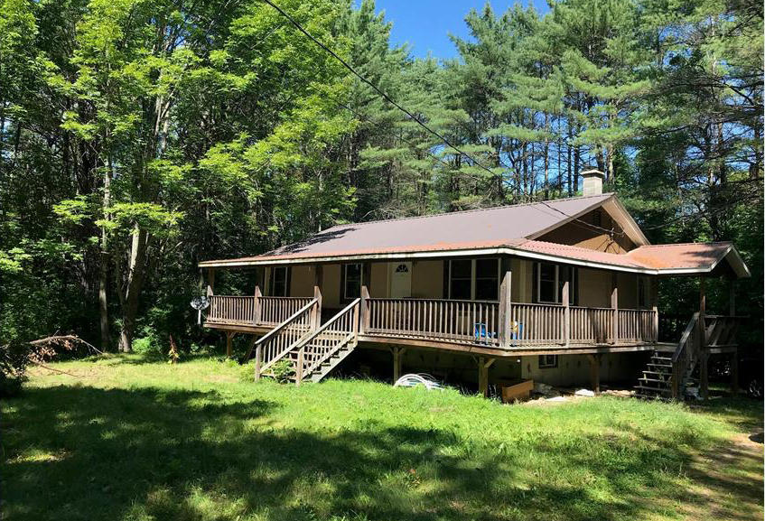 3BR Ranch Style Home - .77+/- Acres Auction