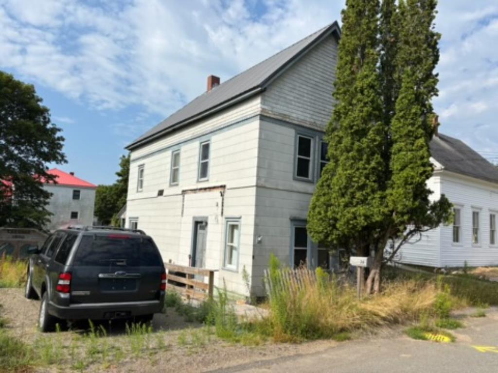3-Bedroom Home - .10+/- Acre Parcel Auction