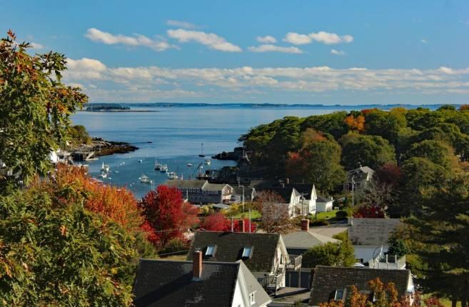 Lodging Complex w/ Harbor Views 9-Rental Units, Indoor Pool, Tennis Courts - 10.36+/- Acres Auction