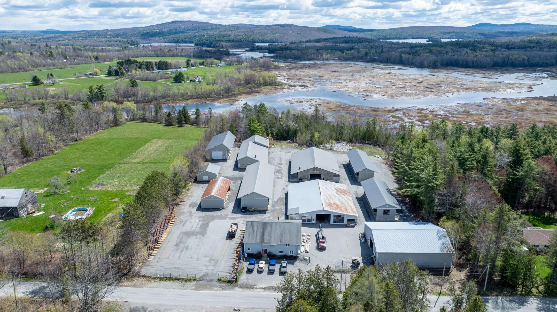 50,546+/-SF Industrial Flex Property  6.6+/- Acres  Auction