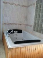 Master Hot tub Auction Photo