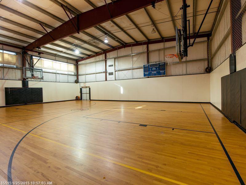 11,700+/- SF Commercial Building - 2.48+/- Ac - RE: York Fitness Center   Auction Photo