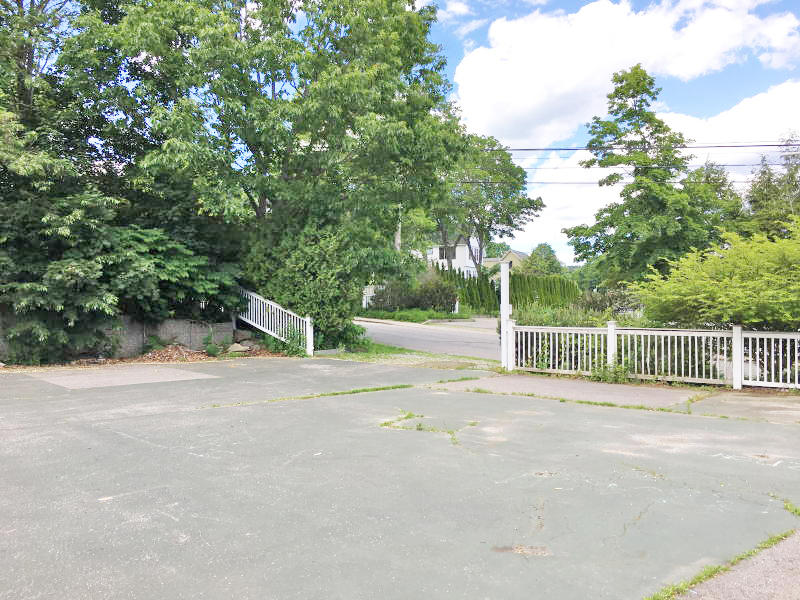 25-Unit Independent Living Facility & Waterfront Commercial Lot Auction Photo