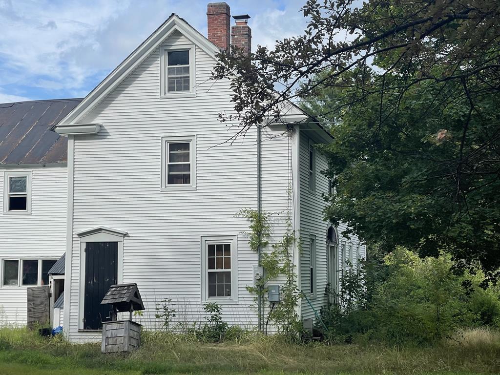 Antique 12-Room Colonial - Ell - Barn - 1+/- Acres Auction Photo