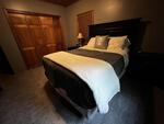 Large Cottage Bedroom Auction Photo